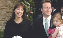 Thủ tướng Anh để quên con gái nhỏ ở quán rượu