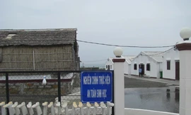 Nghi vấn bán tôm thí nghiệm cho dân