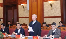 Thường trực Ban Bí thư Trần Quốc Vượng phát biểu tại cuộc họp 