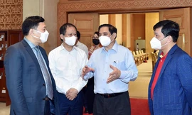 Thủ tướng gặp gỡ với cộng đồng doanh nghiệp (ảnh Nhật Minh)