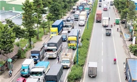 Thủ tướng yêu cầu thống nhất việc đi lại của lao động để khôi phục sản xuất.