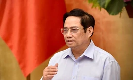 Thủ tướng: Tiêm vắc xin và xét nghiệm cho các shipper để vận chuyển hàng hóa