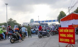 Việc Đồng Nai yêu cầu người từ TP.HCM về phải cách ly đã gây nhiều khó khăn.