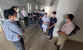 Các chuyên gia Bệnh viện Bạch Mai đã đến Đắk Lắk hỗ trợ chuyển giao kĩ thuật ECMO tại Bệnh viện Đa khoa vùng Tây Nguyên