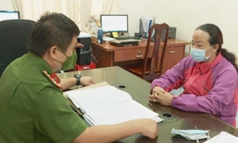 Bà Thúy tại cơ quan công an