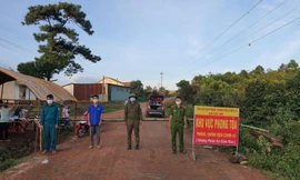 Chốt phòng dịch tại xã Cư Né