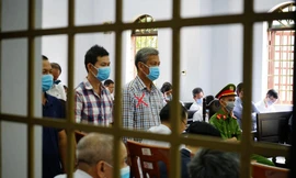 Trịnh Sướng (dấu X) và các đồng phạm