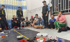 Nhóm đối tượng đánh bạc tại nhà riêng bị bắt quả tang