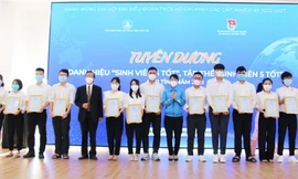 Toàn cảnh buổi lễ tuyên dương