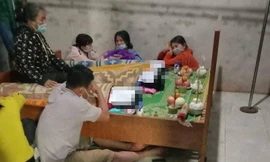 Mẹ chết lặng khi chứng kiến 3 con tử vong ở hồ nước gần nhà