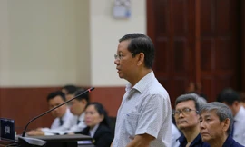 Cựu phó Chánh Văn phòng Thành ủy - bị cáo Phan Thanh Tân tại phiên tòa phúc thẩm. Ảnh: T.G