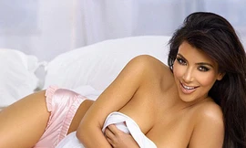 'Bỏng' mắt với bikini của cô Kim 'siêu vòng 3'