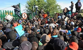 Giẫm đạp ghi danh vào đại học, 21 người thương vong