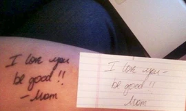 Nữ sinh xăm lời trăng trối của mẹ lên tay