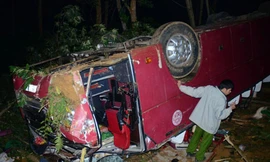 Xe khách rơi xuống vực sâu: 7 người chết, 29 người bị thương nặng