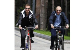 Khi 'quan lớn' đi xe đạp