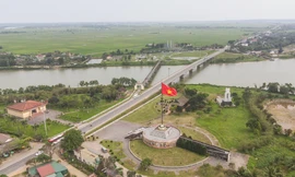 Chuyện thú vị xoay quanh cột cờ bên bến Hiền Lương, nơi diễn ra Lễ Thượng cờ Tiền Phong Marathon 2025