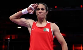 Vào bán kết, nữ võ sĩ bị nghi là đàn ông Imane Khelif tuyên bố: 'Tôi là nữ' 