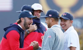 Presidents Cup 2024: Đội Mỹ thắng lớn ngày mở màn, Scottie Scheffler dạy cho Tom Kim một bài học