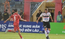 Các huyền thoại MU tái hiện quá khứ huy hoàng trên sân Hàng Đẫy