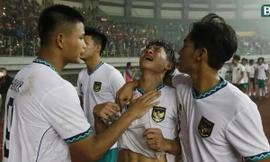 Gạt nước mắt, Indo nói không có gì phải buồn vì mục tiêu là World Cup, không phải Đông Nam Á