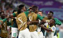 Highlights - Những cú đại bác của Senegal dồn Qatar vào 'tử địa'