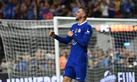 Siêu phẩm của Mason Mount cứu rỗi Chelsea sau sai lầm ngớ ngẩn của Reece James