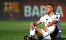 Thua kình địch và một mùa giải trắng tay, vậy điều gì sẽ xảy ra tiếp theo ở Real?