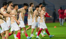 Giữ chân Quang Hải, mua Alan Grafite, CAHN đẩy mạnh 'thay máu' lực lượng