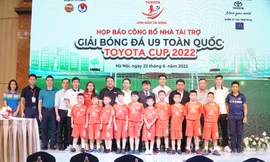 Những tiết lộ thú vị: Duy Mạnh là tiền vệ, Hai Long hậu vệ, Văn Chuẩn không biết bắt gôn