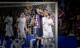 Barca đã trở thành ‘món đồ chơi’ của Bayern như thế nào?