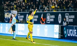 Quang Hải có pha kiến tạo đầu tiên trên đất Pháp, giúp Pau FC thênh thang tiến bước ở Cúp Quốc gia