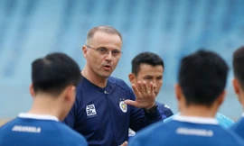 Trước thềm Siêu Cúp Quốc gia 2022, tân HLV Hà Nội FC nói lời bất ngờ về Đoàn Văn Hậu