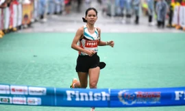 Tiền Phong Marathon 2025: Ngọc Hoa quá xuất sắc, Lê Thị Tuyết rời tốp ba 