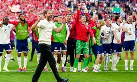 Nước Anh lên kế hoạch diễu hành xe bus trước cả triệu người hâm mộ, cho cả nước nghỉ một ngày để ăn mừng nếu vô địch