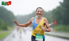50 năm ngày thống nhất và chuyện về những bước chạy tự do của VĐV 73 tuổi