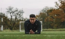 Một năm sau khi rời MU, Jesse Lingard rơi cảnh thất nghiệp, cứ tập luyện, hy vọng rồi lại bị từ chối