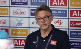 HLV Philippe Troussier: 'Lẽ ra chúng ta có thể ghi nhiều bàn thắng hơn'