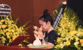 Tang lễ huyền thoại Bùi Lương: Cộng đồng điền kinh tiếc thương một tượng đài