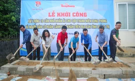 Báo Tiền Phong khởi công xây dựng 10 căn nhà tặng cựu thanh niên xung phong và hộ gia đình có hoàn cảnh khó khăn