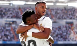 Đôi cánh Brazil tỏa sáng, Real nối dài mạch toàn thắng và độc chiếm ngôi đầu