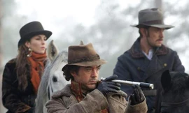 “Sherlock Holmes 2” hài hước và bớt u ám hơn. Ảnh: Warner Bros