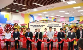 Khai trương Nhà sách thông minh Fahasa Phú Lâm