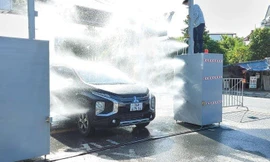 Hệ thống máy phun khử khuẩn tự động phòng, chống dịch COVID-19 của Trường Đại học Sao Đỏ