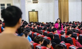 Khám phá bí quyết vàng ‘Thấu hiểu bản thân - làm chủ tương lai’ cùng sinh viên trường Đại học Thương mại