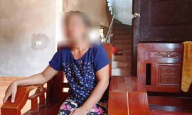 Chị N.T.T mẹ của bé A kể lại sự việc.