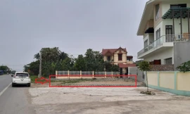 Phần đất còn lại của gia đình ông Ngọc sau khi đường đã thi công xong