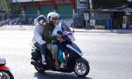 TPHCM tiếp tục nắng gắt, giữa tuần có 'mưa vàng'