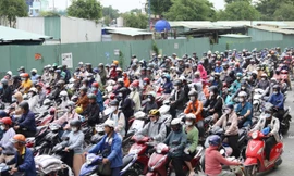 Cấm xe máy vào đường dẫn cao tốc TPHCM-Long Thành, nút giao An Phú ùn ứ sáng đầu tuần