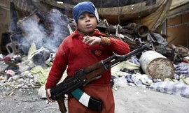 Chiến binh 8 tuổi của phiến quân Syria gây sốc cộng đồng quốc tế